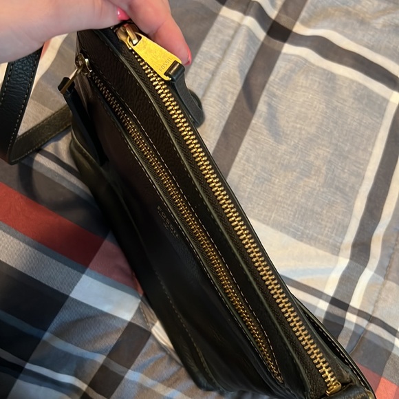 Ladies Leather Fossil Crossbody Bag! - Picture 7 of 12